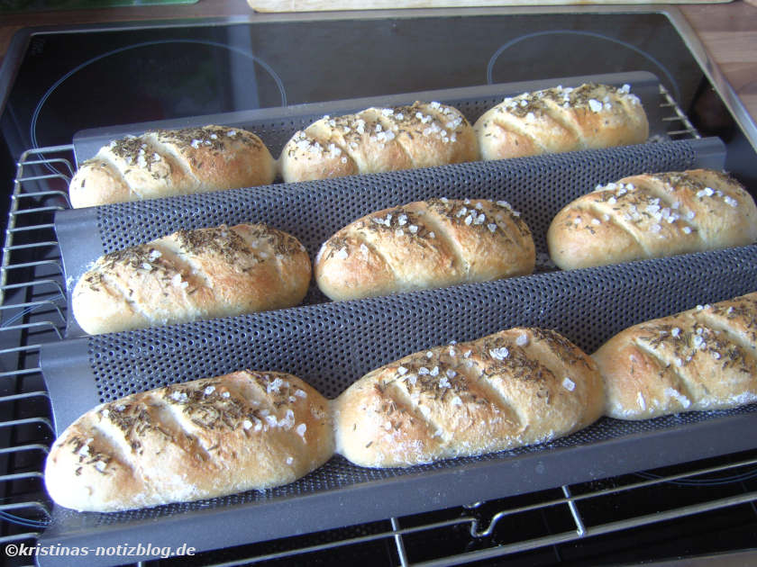 fertig gebackene Mini Baguettes