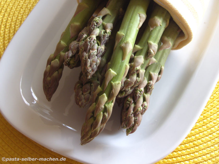 Grüner Spargel