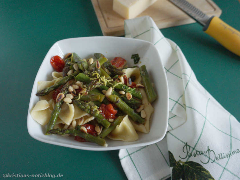 Pasta mit grünem Spargel