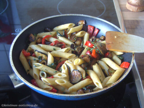 Penne mit mediterranem Gemüse