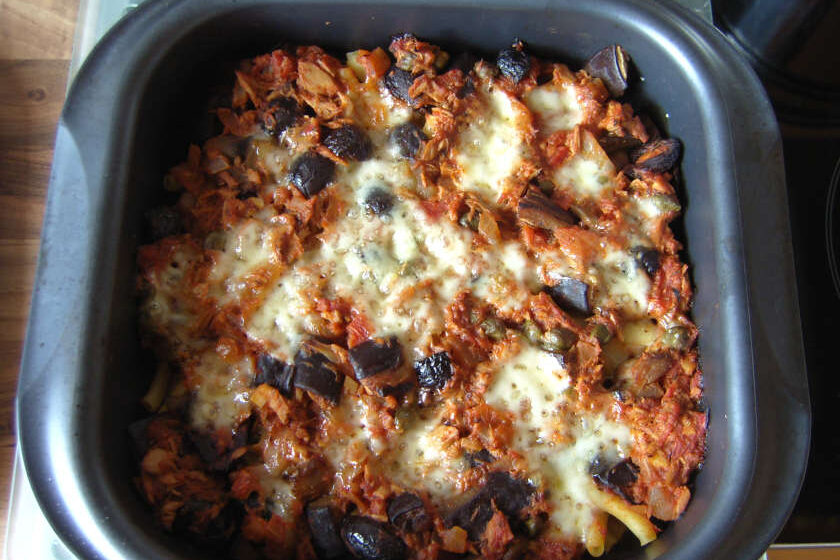 Nudelauflauf mit Auberginen und Thunfisch
