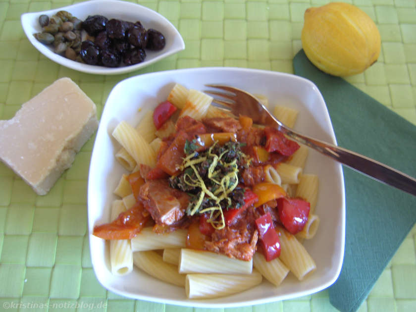 Tortiglioni mit Thunfisch und Paprika