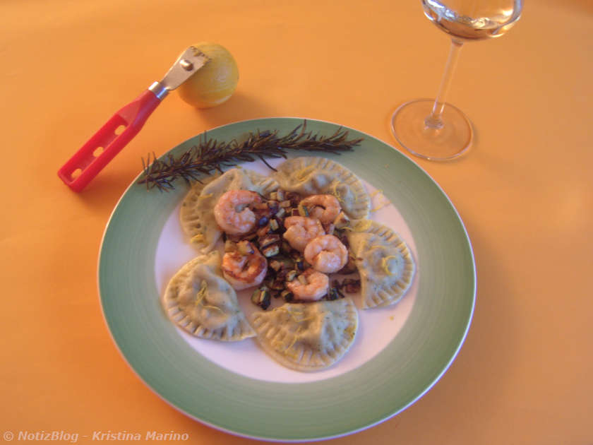 Ravioli mit Garnelen und Zucchini
