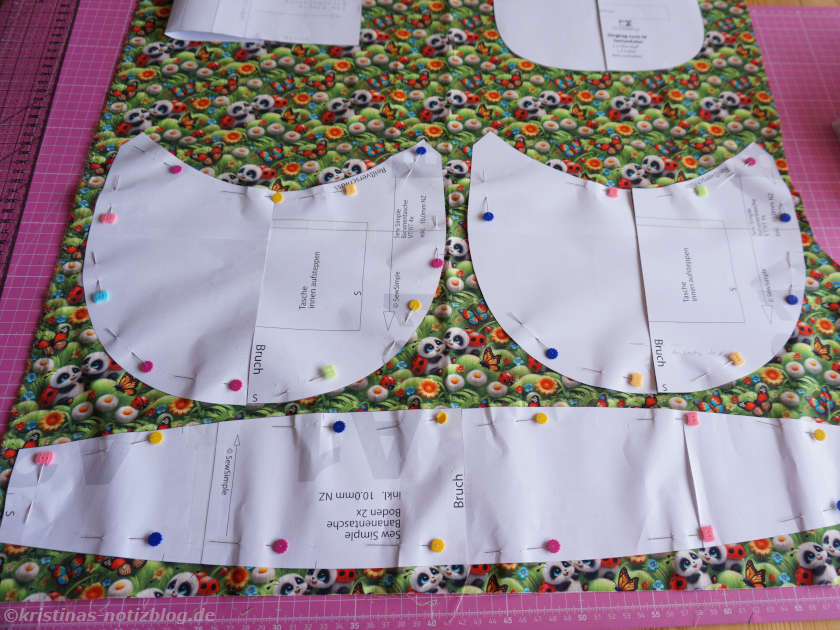 Bananentasche aus Futterstoff zuschneiden