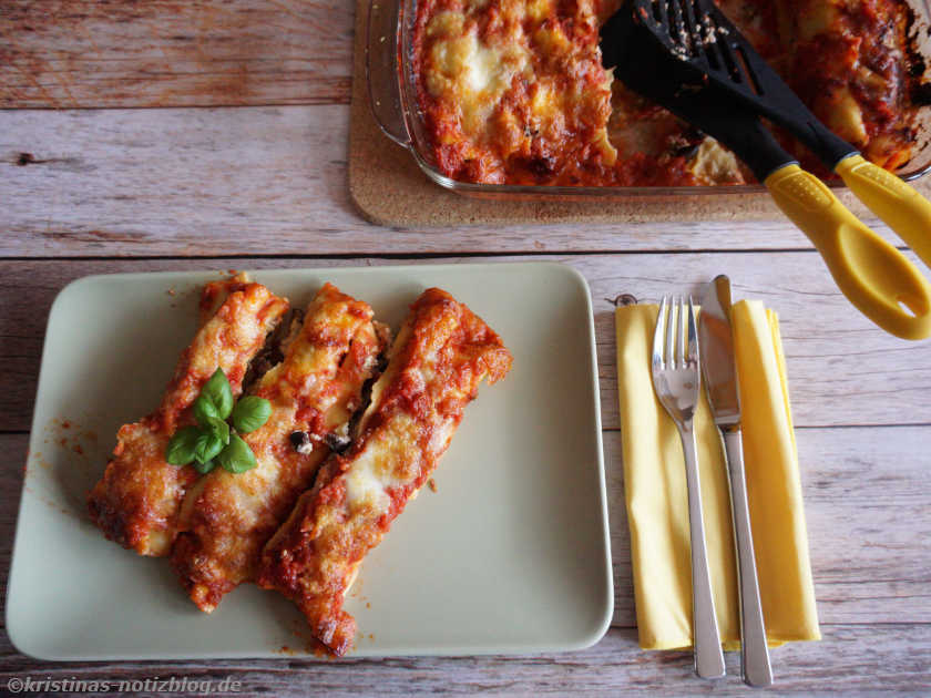 Cannelloni mit Pilzfüllung und Tomatensauce