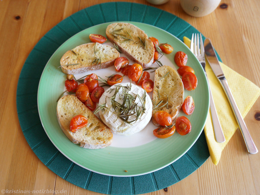 Gebackener Camembert mit Tomaten